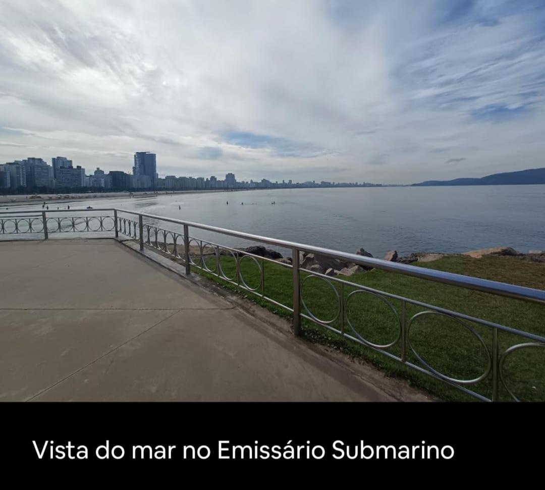 Em Frente Ao Mar, Pe Na Areia. *