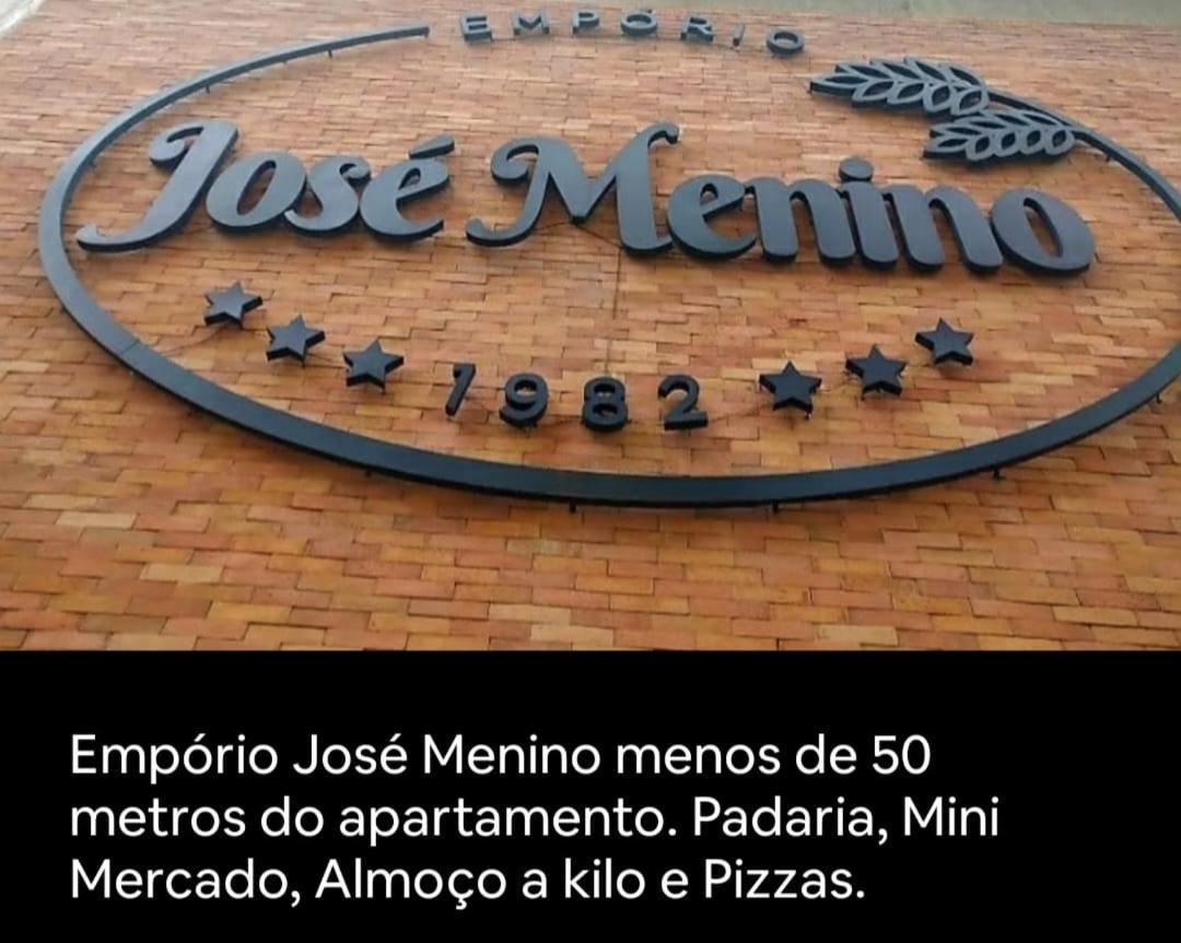 Em Frente Ao Mar, Pe Na Areia. Santos (Sao Paulo)